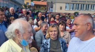 Премиерът Бойко Борисов обеща на пенсионерите че ще получават по