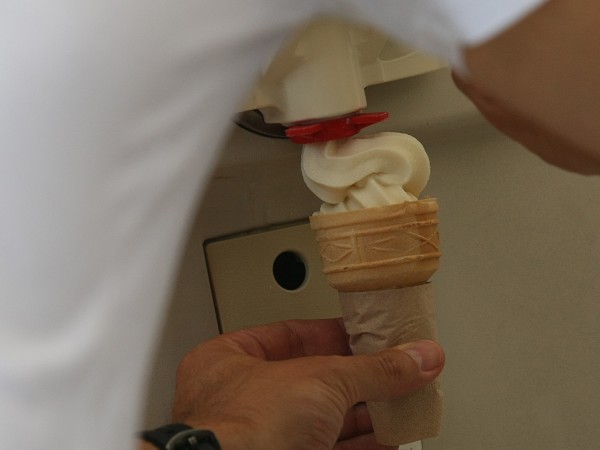 11671,77 кг. сладолед от несъответстващите партиди са спрени след проверки