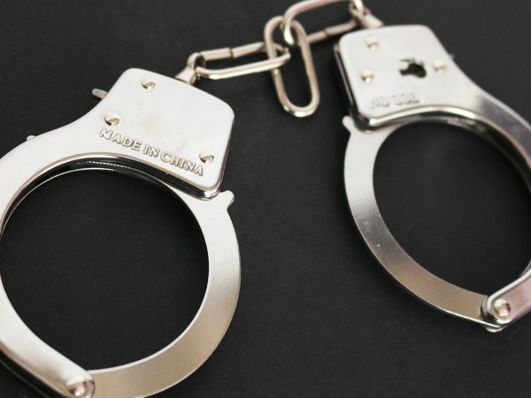 73-годишен мъж е задържан за блудство с 15-годишно момиче в