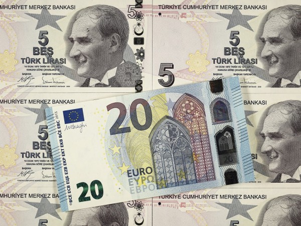 Само допреди години турската лира беше изключително стабилна. Турция сега