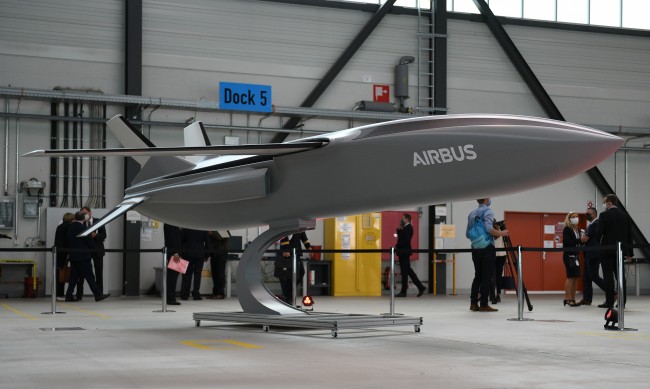 Airbus    - 15 000  