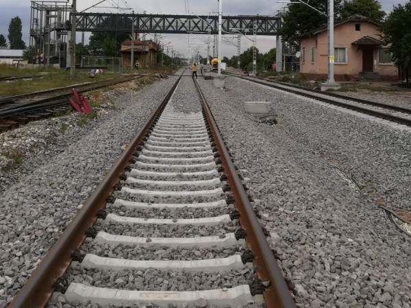 Продължава разследването на тежкия инцидент от нощния влак София -
