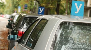 Проверки на автошколите са показали злоупотреби съобщи Бойко Рановски изпълнителен