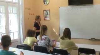 Българските ученици са сред най неуките Това става ясно от годишния