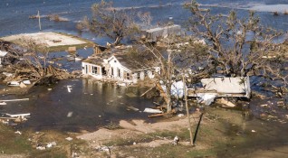 Ураганът Делта връхлетял южните части на САЩ в края на