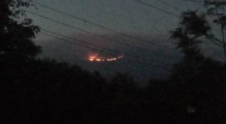 Пожар избухна в най високата планина в Африка Килиманджаро предаде