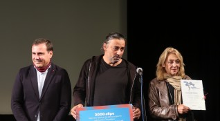 Пасажери получи наградата за най добър български документален филм на 24 тия