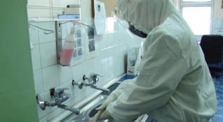 Недостиг на медици в Шумен поставя в критична ситуация болницата