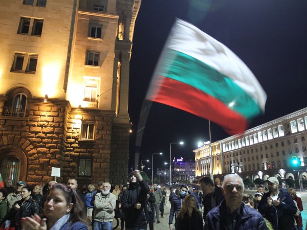 Снимка: Димитър КьосемарлиевДнес е 98-ят ден на антиправителствен протест в