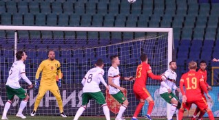 България падна с 0 1 от Уелс и записа нова загуба