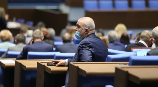 Напрежението в пленарната зала по време на обсъждането на оставката