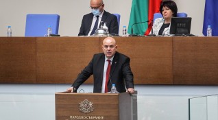 Главният прокурор Иван Гешев отсече пред парламента че трайно се