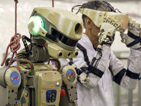 Руският робот "Фьодор" разкри в Twitter, че има ниско мнение