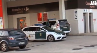 Бивш испански военен застреля българската си приятелка на бензиностанция в