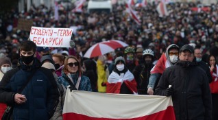Хиляди демонстранти излязоха по улиците в Беларус за да протестират