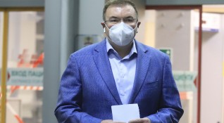 Здравният министър проф Костадин Ангелов честити днешния празник на лекарите
