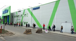 В Пловдив отново въвеждат пропускателен режим в големите хипермаркети както