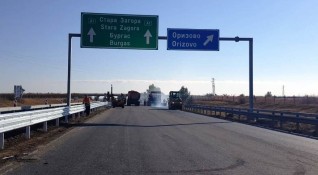 Ремонтът на първите 12 км от автомагистрала Тракия в платното