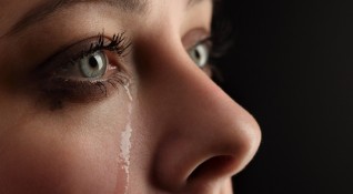 Плачът е нещо което някои от нас потискат други се