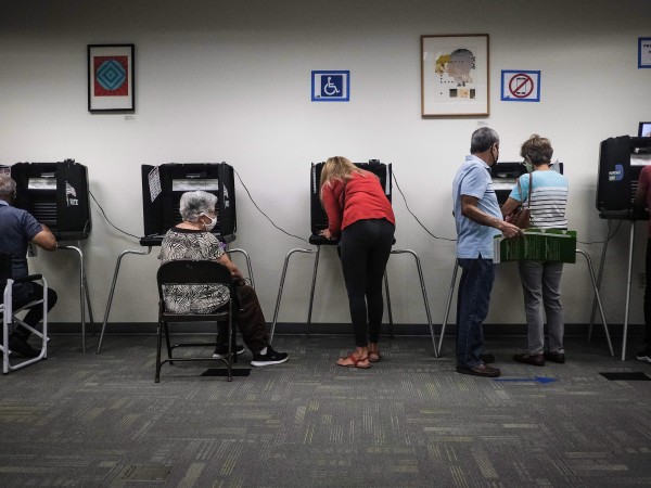Над 50 милиона американци вече са гласували предварително в изборите