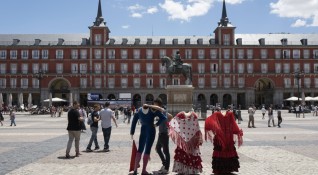 Испанското правителство обсъжда дали да обяви извънредно положение в цялата