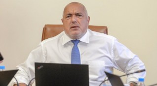 Премиерът Бойко Борисов продължава да изпълнява работните си задължения въпреки