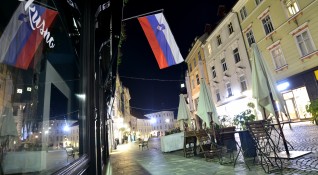 В Словения от вторник се забранява движението между общините на