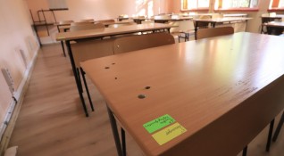 Училището в село Ново Паничарево е първото което изцяло минава