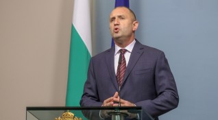 Президентът Румен Радев поздрави българите с Деня на будителите Според