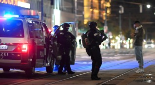 Във връзка с терористичната атака от понеделник вечер във Виена