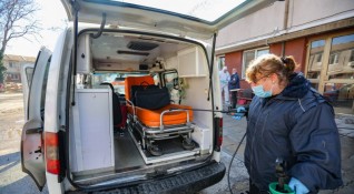 Лекарка от Спешна помощ пострада в катастрофа в Първомай съобщиха