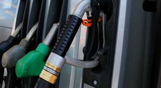 Пандемията смъкна цените на горивата у нас От март до