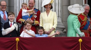Кралското семейство третирало принц Хари като резерва защото бил второто