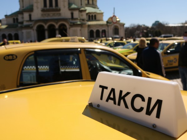 Таксиметровите шофьори в Благоевград не са съгласни да превозват хора,