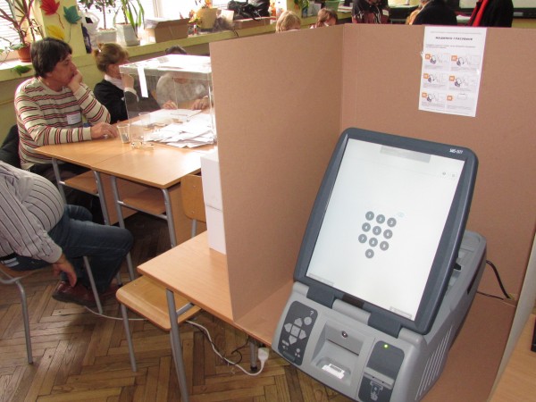 155 млн. лв. ще задели държавата за машинното гласуване. Това