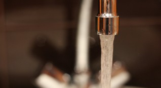 Рекордни загуби на водата заради старите тръби в страната отчита