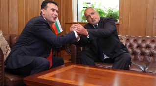 Македонският премиер Зоран Заев пристига лично в София за среща