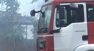 Пожар гори във фабрика за преработка на плодове в пловдивското