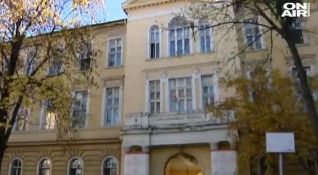 Хаосът свързан с диспансера в Александровска болница продължава Над 600