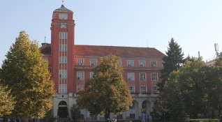 Областният щаб в Плевен обяви че засилва ограничителните мерки Учениците