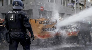 Множество демонстрации срещу предпазните маски се състояха днес в Германия
