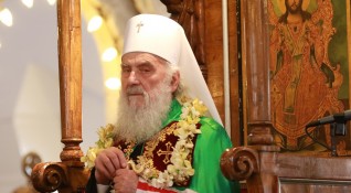Сръбският патриарх Ириней бе настанен във военна болница заради влошаване