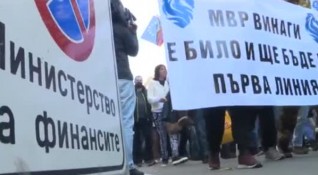Полицаи поискаха оставката на депутати от ГЕРБ Причина стана обратът