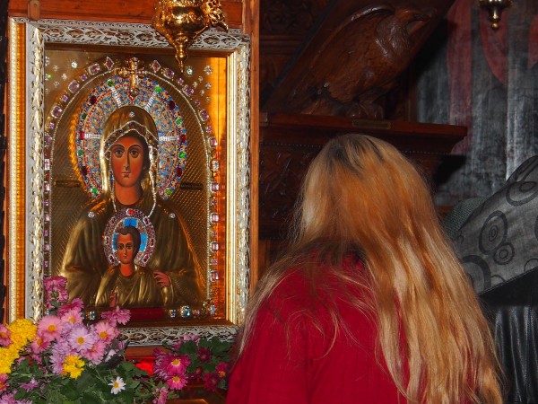 Православните християни честват Въведение Богородично. С решение на Светия Синод