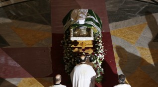 Снимка БГНЕСКовчегът с тялото на сръбския патриарх Ириней бе пренесен