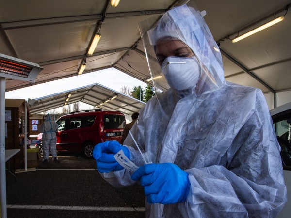 Италия, която е една от най-тежко засегнатите страни от коронавирусната