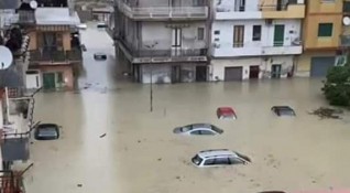 Проливни дъждове в Южна Италия през уикенда причиниха наводнения съобщи