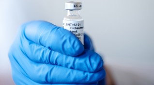 Ваксината срещу коронавирус разработена от компаниите Пфайзер и Бионтек може