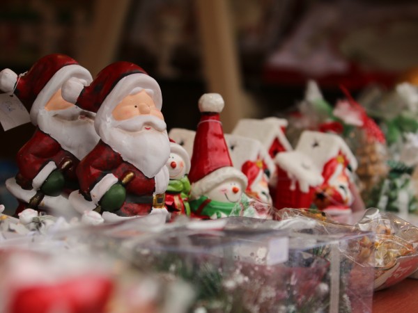 Коледен базар заработи от днес в Русе и ще продължи