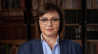 Червената шефка Корнелия Нинова обвини управляващите че си играят политически